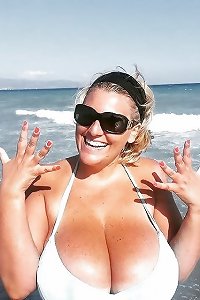 ITALIAN huge MONSTER breasts (TETTONA ITALIANA)